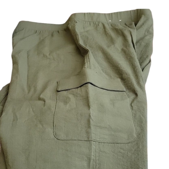 NWOT Chico's Perfect Stretch Olive Green Pants - Picture 3 of 5